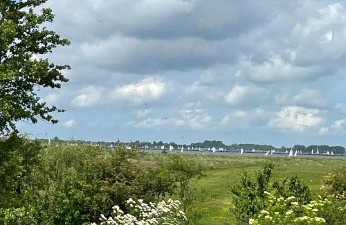 Goingarijp Maison | Vakantiewoning Sneekermeer, huur sloep of zeilboot mogelijk