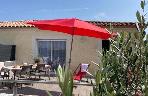 Neffies Maison | Val des Bruyères - gîte 15mn Pézenas avec terrasse et cour close - Parking privatif securisé - wifi FTTH gratuit