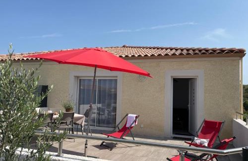 Neffies Maison | Val des Bruyères - gîte 15mn Pézenas avec terrasse et cour close - Parking privatif securisé - wifi FTTH gratuit