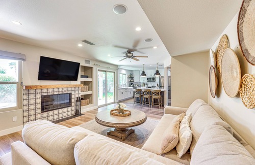 Val Vista Lakes Maison | Val Vista Lakes Group Getaway: Lake & Pool Access!