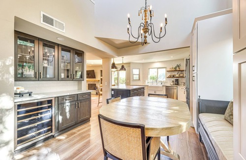 Val Vista Lakes Maison | Val Vista Lakes Group Getaway: Lake & Pool Access!