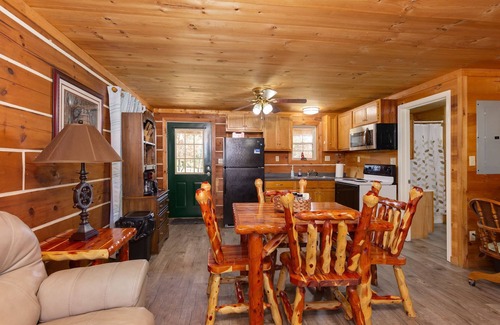 Lookout Mountain Maison | Valentine Drive Cabin 2