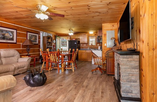 Lookout Mountain Maison | Valentine Drive Cabin 2