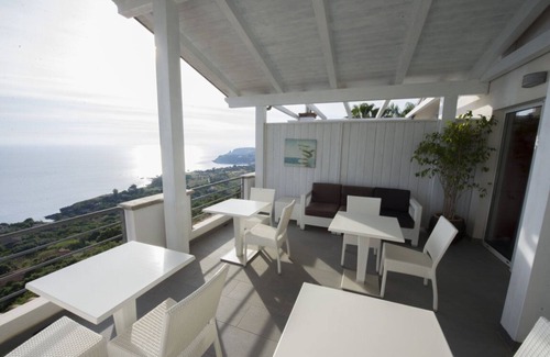 Coccorino Appartement | Valentino Holiday Home-9 pax-Amazing sea view