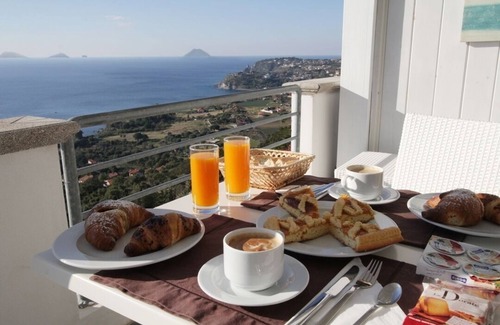 Coccorino Appartement | Valentino Holiday Home-9 pax-Amazing sea view