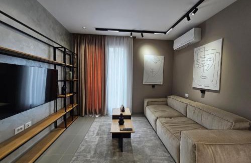 Tirana Appartement | Valentino Noir