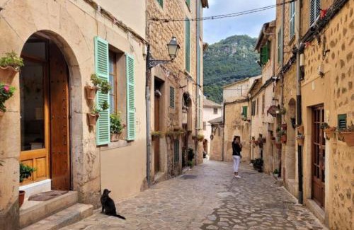 S'Arxiduc Maison | Valldemosa Sleep & Hike