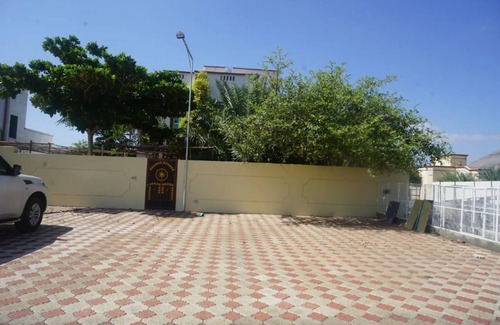 Al Hamra Maison | Valley Guest Villa, 7 chambres avec salle de bain privée.