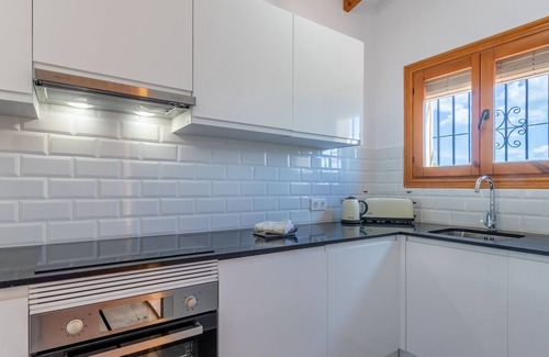 El Tesoro Appartement | Valley View Apartment - beautiful shared gardens, 2 large pools walk to Moraira