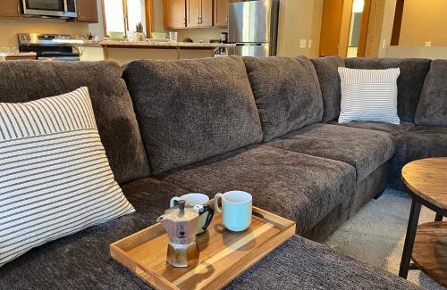 Rome Maison | Valley View Home with Game Room, & Exclusive Beach & Pool Access