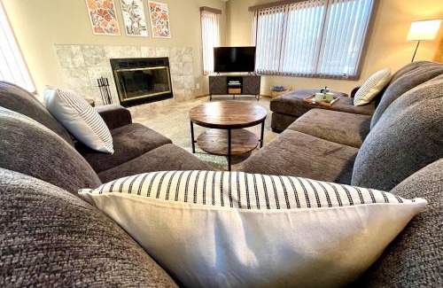 Rome Maison | Valley View Home with Game Room, & Exclusive Beach & Pool Access