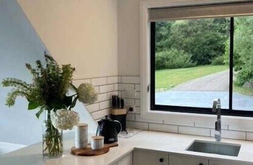 Beaumont Appartement | Valley View Studio - Beautifully newly renovated studio