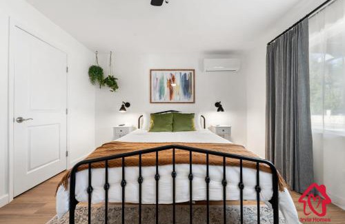 North Valley Maison | ValleyVibe: Modern Comfort in North Valley - an Irvie Home
