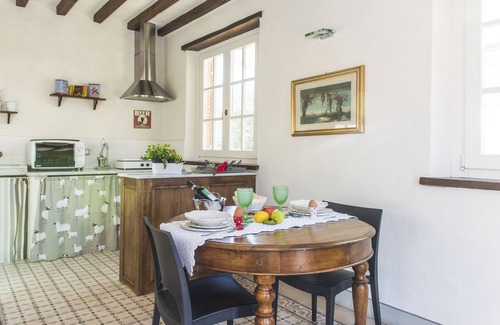 Camaiore Villa | Valais typique rustique toscan avec piscine, vue imprenable sur Camaiore