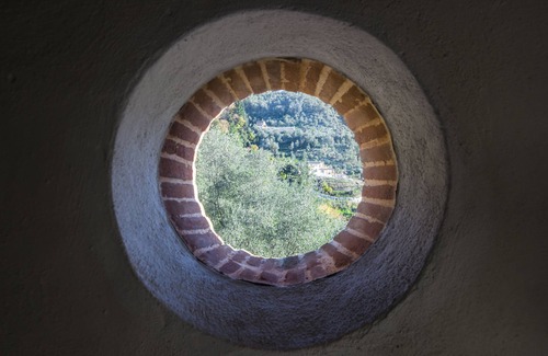 Camaiore Villa | Valais typique rustique toscan avec piscine, vue imprenable sur Camaiore