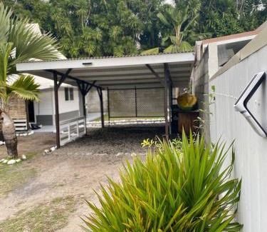 Punaauia Chalet De Ski | Vanakea Beach House