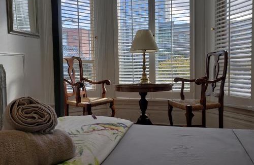 Central Maison | Vancouver Hideaway Guesthouse