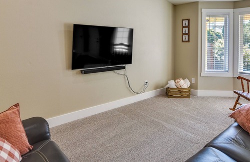 Five Corners Maison | Vancouver Vacation Rental ~ 8 Mi to Columbia River