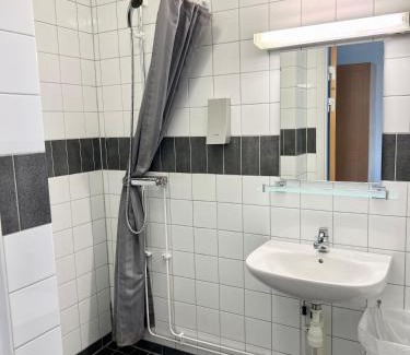 Vallda-Tingsberget Auberge | Vandrarhem Nattmössan