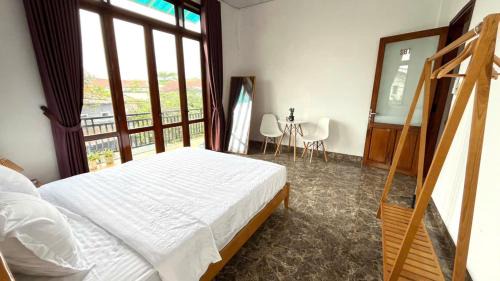 Hue Maison | Vang's Homestay - Huế