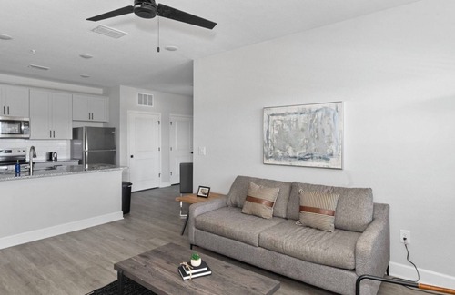 Newberry Appartement | Vanguard 1BD 9 - One Bedroom Apartment, Sleeps 2