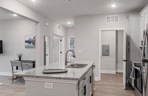 Newberry Appartement | Vanguard 2BD 18 - Two Bedroom Apartment, Sleeps 4