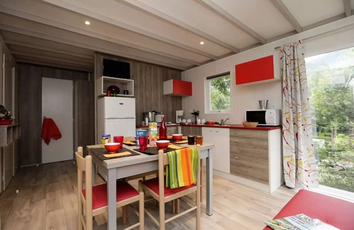 Alliat Chalet De Ski | Vanilla chalet sleeps 6