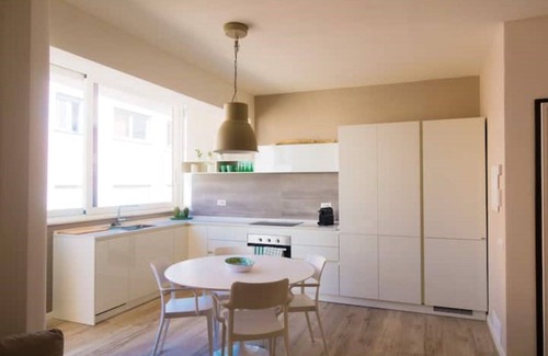 Sestri Levante Maison | Vanilla House Design, Garage, Wifi