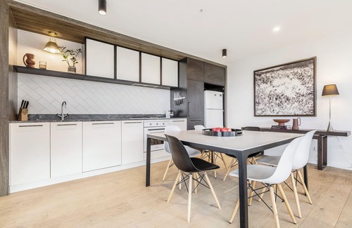 Abbotsford Copropriété | Yarra River Splendour In Stylish Penthouse Getaway