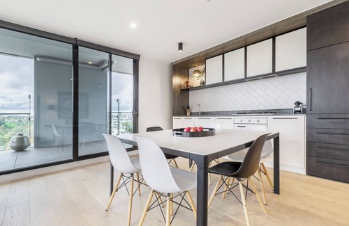 Abbotsford Copropriété | Yarra River Splendour In Stylish Penthouse Getaway