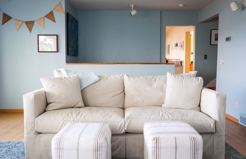 South Colby Maison | Vashon Beachfront Retreat with Breathtaking Views