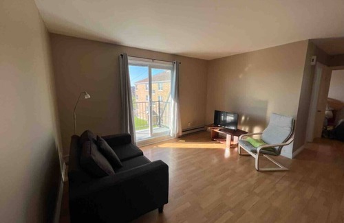 Les Rivieres Appartement | Vaste4,5 tout équipé bien situé