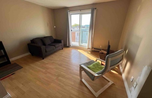 Les Rivieres Appartement | Vaste4,5 tout équipé bien situé