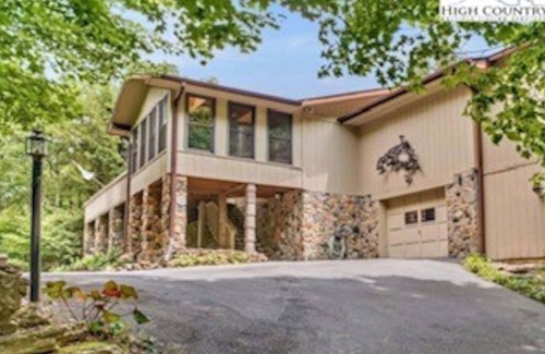 Beech Mountain Maison | VCG Mountain in Manor