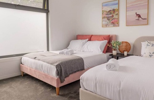 Chadstone Maison | VCHA137-2 · Aircabin|Chadstone|Lovely Comfy|6 Beds House