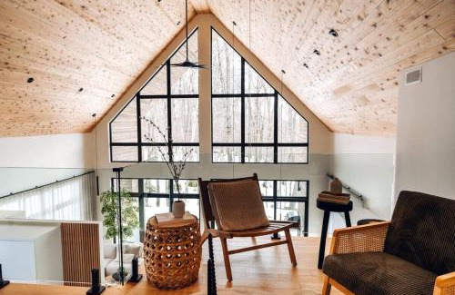 Val-des-Lacs Chalet De Ski | VDL Pine Haus