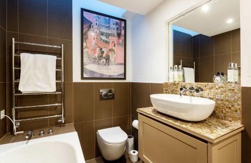 Bedford Maison | Veeve - Southside Charm