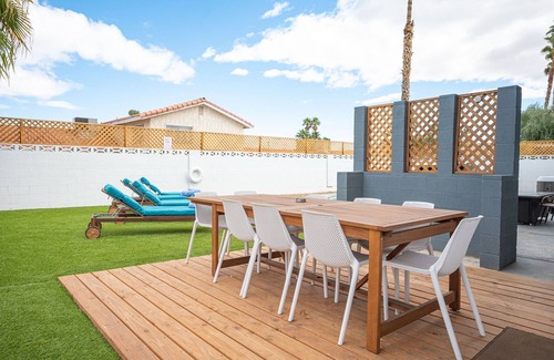 Paradise Maison | Vegas Luxe- 6BR & 3 BT pool/spa/bbq/golf<10min to Strip, Airport, Stadium & More