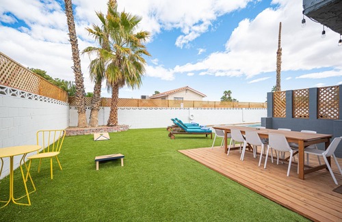 Paradise Maison | Vegas Luxe- 6BR & 3 BT pool/spa/bbq/golf<10min to Strip, Airport, Stadium & More