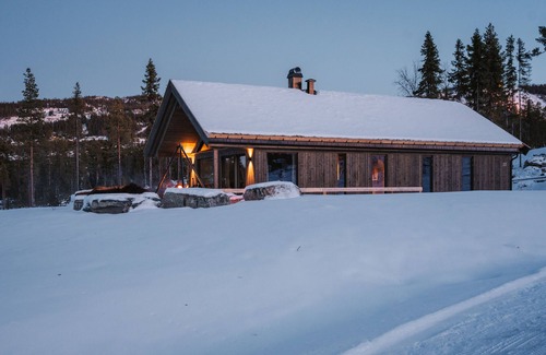 Nes Cabine | Velkommen til Kveldsro – en familievennlig hytte i hjertet av Nesfjellet.