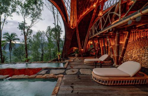 Sidemen Cabine | Veluvana Mountain
