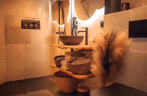 Choisy-le-Roi Appartement | VELVET & LEATHER - Luxueuse Loveroom proche Paris - Spa Sauna Secretroom Cinéma
