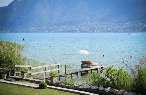 Cessenaz Appartement | Venez Chez Vous - Aux Premières Loges Appartement Pieds dans l'eau