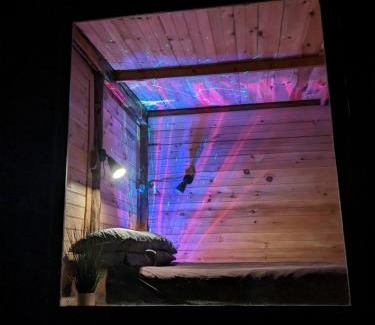 Leeds Autre | Venster Your window to the wilderness