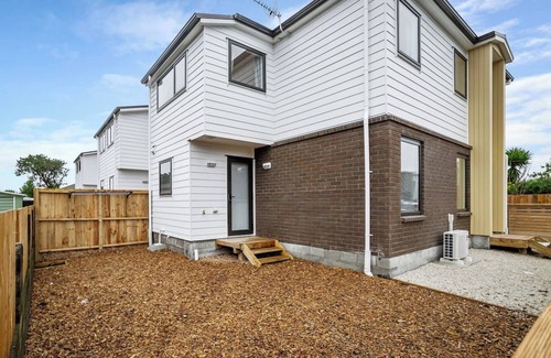 Auckland Maison | Ventura Delight Townhouse with Parking and Patio