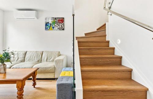 Mangere Maison | Ventura Serenity Townhouse with Parking and Patio