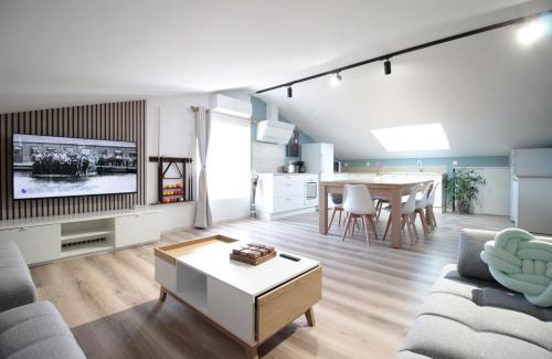 Verdun Appartement | Verdun Centre - Full climatisation - 3 chambres - 7 couchages - 10 personnes - Parking Proche - Terrain 800m2 - Balnéothérapie - Air de jeux extérieurs - TOP CONFORT - Géré par PrestaZen'Services