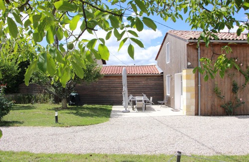 Langoiran Cottage | Vergerentre2mers, Gîte 4 à 12 pers, accès PMR