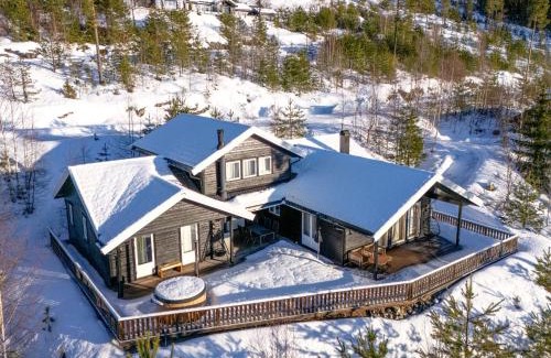 Vradal Maison | Verhøf Hytte - 9p - With Sauna & Hot Tub