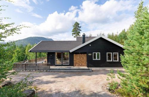 Vradal Maison | Verhøf Hytte - 9p - With Sauna & Hot Tub